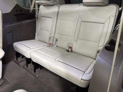 Used 2021 GMC Yukon XL Denali w/ Denali Premium Package image 30