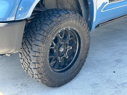 Used 2019 Toyota Tundra SR5 w/ SR5 Upgrade Package AWD/4WD image 9