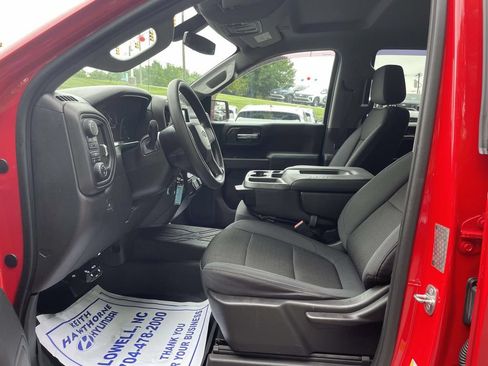 Used 2019 Chevrolet Silverado 1500 Custom Trail Boss w/ Custom Convenience Package AWD/4WD image 16