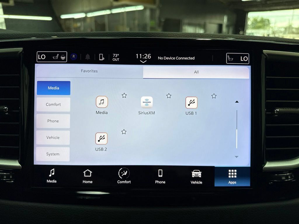 Used 2024 Chrysler Pacifica Touring-L FWD image 25