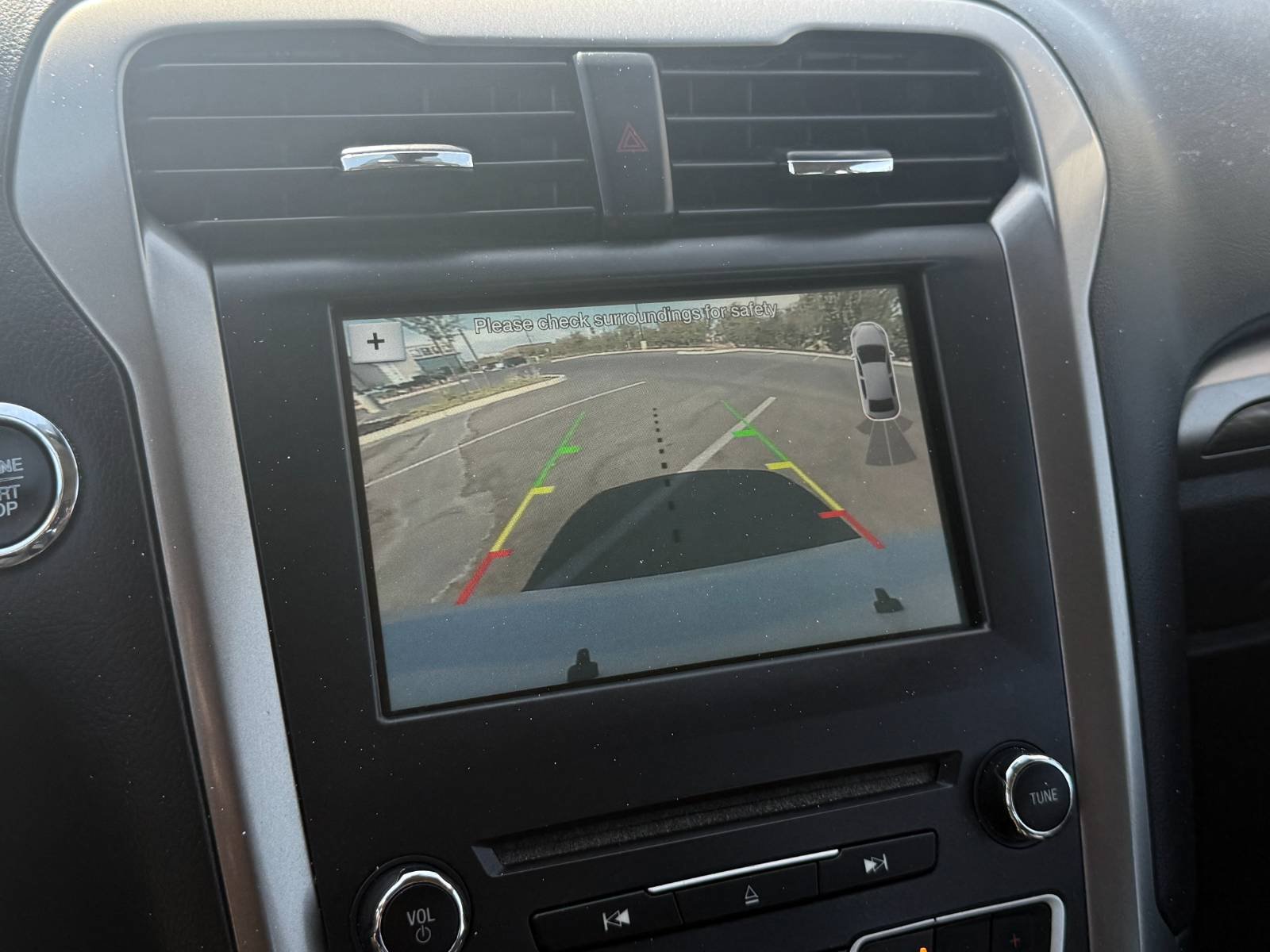Used 2018 Ford Fusion SE w/ Equipment Group 602A FWD image 22