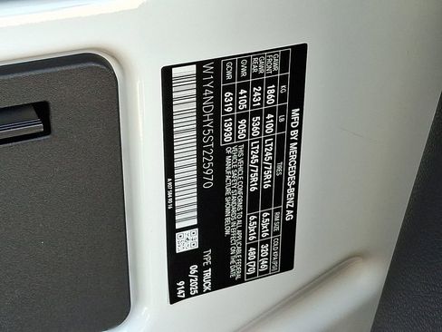 New 2025 Mercedes-Benz Sprinter 2500 image 17