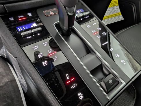 New 2026 Porsche Macan S image 29