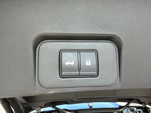 Used 2026 Nissan Rogue SV AWD/4WD image 13