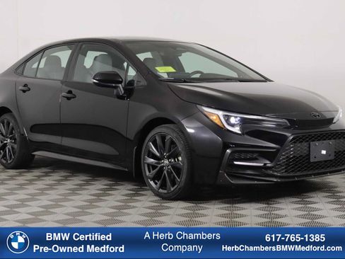 Used 2023 Toyota Corolla SE w/ Carpet Mat Package (TMS) FWD image 1