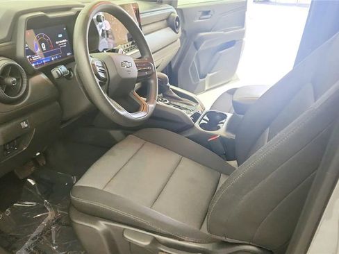 Used 2025 Chevrolet Colorado Trail Boss AWD/4WD image 22