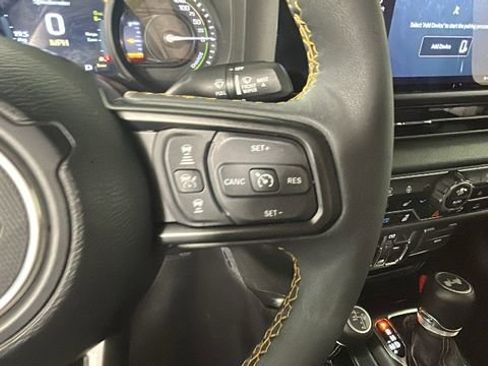 Used 2024 Jeep Wrangler Unlimited w/ Convenience Group AWD/4WD image 16