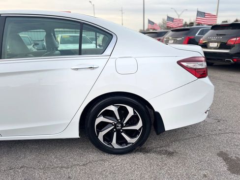Used 2017 Honda Accord EX-L image 36