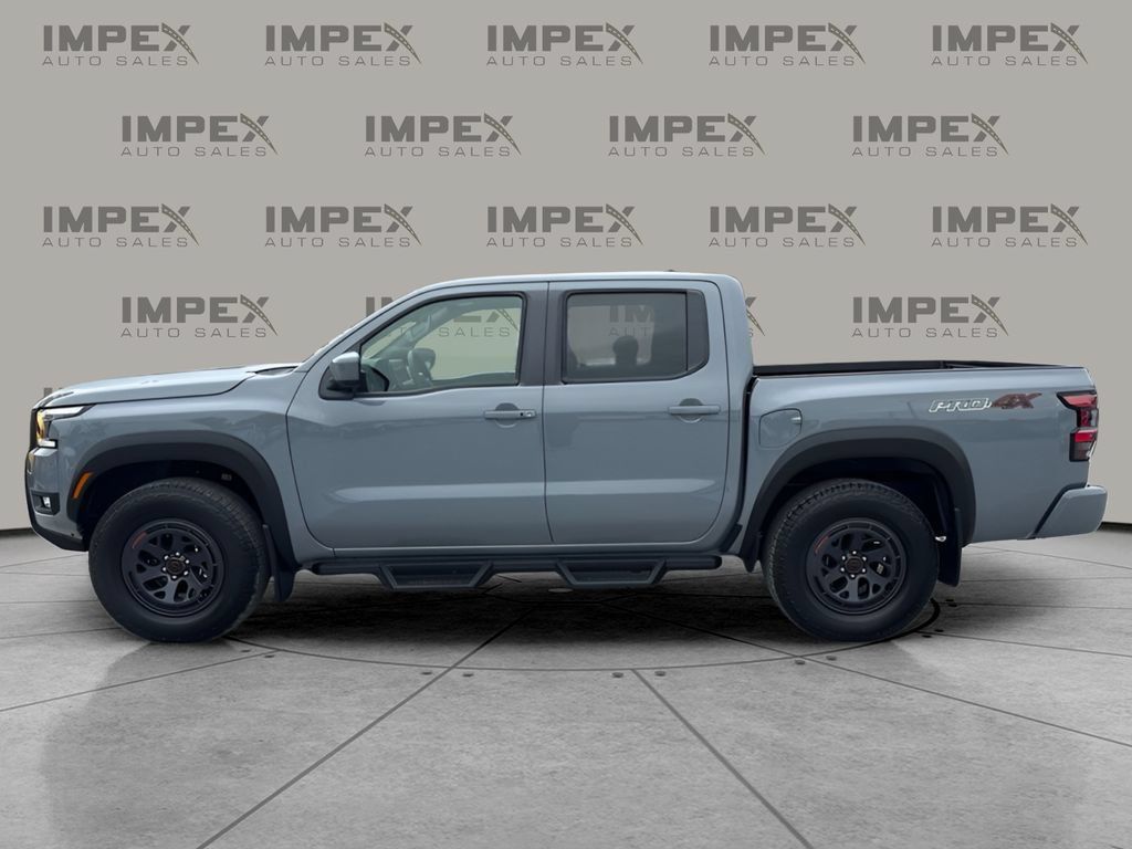Used 2025 Nissan Frontier PRO-4X AWD/4WD image 2