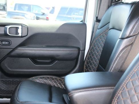 Used 2023 Jeep Wrangler Unlimited Sahara AWD/4WD image 32