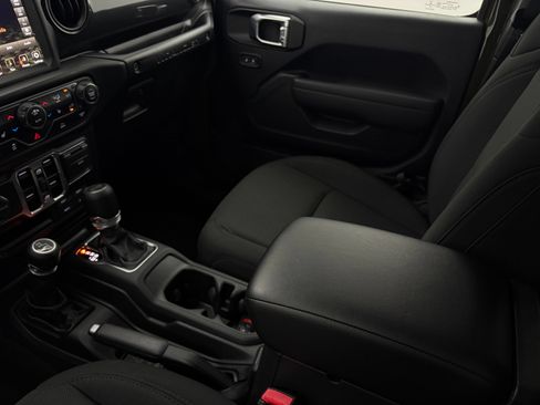 Used 2022 Jeep Wrangler Unlimited Sport AWD/4WD image 30
