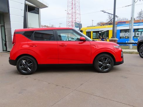 Used 2021 Kia Soul EX image 8