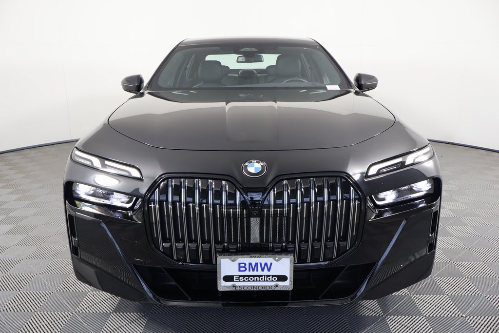 Used 2025 BMW 740i RWD image 2