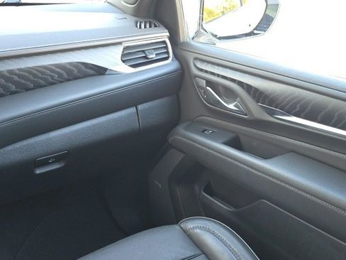 Used 2024 GMC Yukon Denali w/ Denali Reserve Package image 22