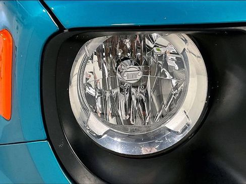 Used 2021 Jeep Renegade Latitude w/ Convenience Group FWD image 35