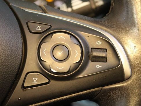 Used 2019 Buick Enclave Essence image 22