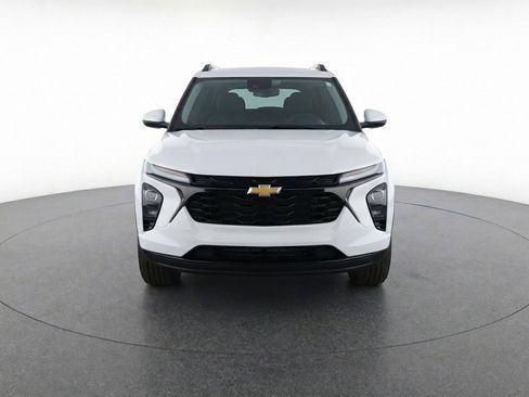 Used 2025 Chevrolet TrailBlazer LT w/ Driver Confidence Package AWD/4WD image 2
