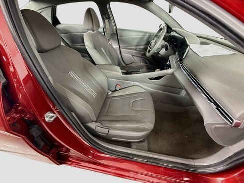 Used 2024 Hyundai Elantra SEL FWD image 18