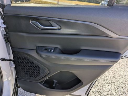 New 2025 Jeep Grand Cherokee Laredo RWD image 40