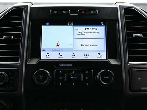 Used 2019 Ford F150 XLT w/ Equipment Group 302A Luxury AWD/4WD image 29
