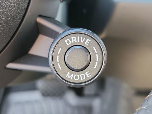 New 2026 Porsche Macan Turbo image 19