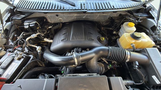 Used 2017 Ford Expedition XLT AWD/4WD image 29
