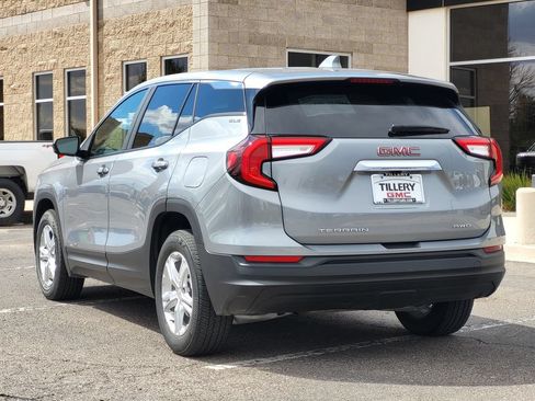 Used 2024 GMC Terrain SLE AWD/4WD image 5