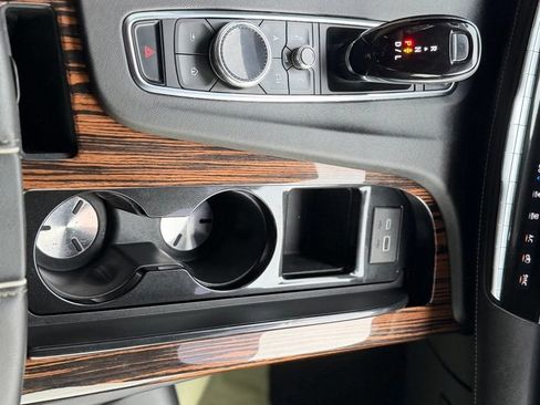 Used 2024 Cadillac Escalade ESV Luxury RWD image 29