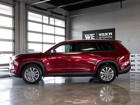 Certified 2024 Toyota Grand Highlander Platinum AWD/4WD image 1