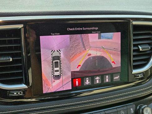 Used 2021 Chrysler Pacifica Limited w/ Premium & Safety Sphere Group AWD/4WD image 11