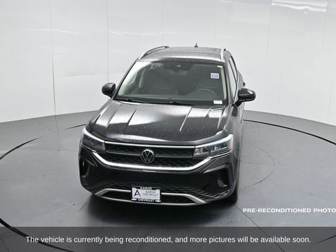 Used 2023 Volkswagen Taos SE w/ Panoramic Sunroof Package image 51