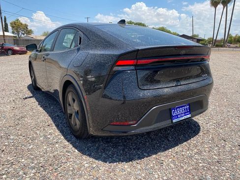 Used 2024 Toyota Prius LE FWD image 3