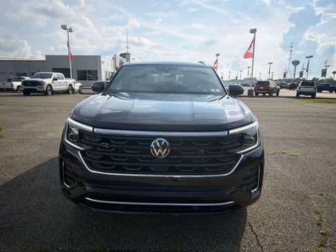 Used 2024 Volkswagen Atlas Cross Sport SEL R-Line AWD/4WD image 2