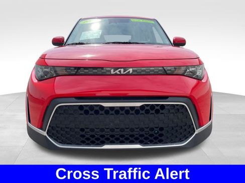 Used 2023 Kia Soul LX w/ LX Technology Package FWD image 8