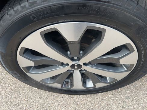 Certified 2022 Kia Telluride EX w/ EX Premium Package image 42