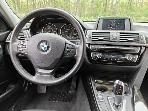 Used 2018 BMW 320i xDrive Sedan w/ Convenience Package AWD/4WD image 22