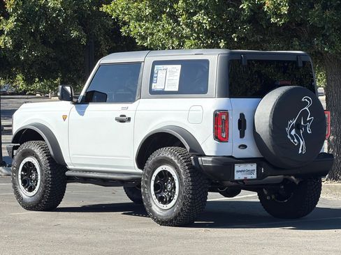 Used 2023 Ford Bronco Badlands AWD/4WD image 7