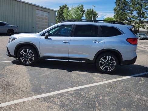 Used 2023 Subaru Ascent Limited w/ Technology Package AWD/4WD image 6