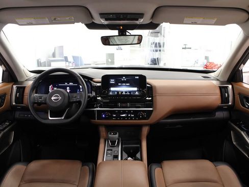 Used 2025 Nissan Pathfinder Platinum w/ Cargo Package FWD image 19