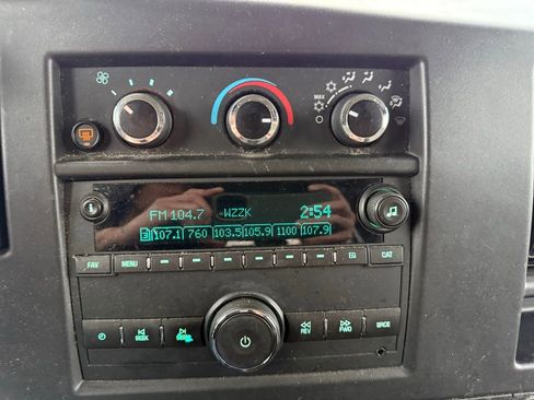 Used 2019 Chevrolet Express 3500 LT w/ LT Preferred Equipment Group image 19