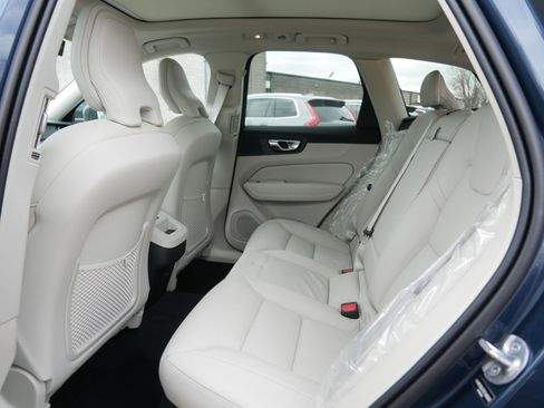 New 2025 Volvo XC60 B5 Core w/ Protection Package Premier image 6