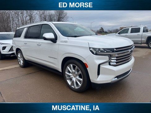 Used 2024 Chevrolet Suburban High Country image 2