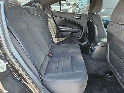 Used 2012 Dodge Charger SE RWD image 28