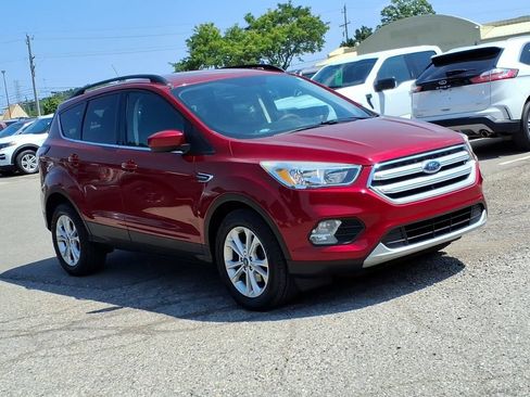 Used 2018 Ford Escape SE w/ SE Sync 3 Package FWD image 7