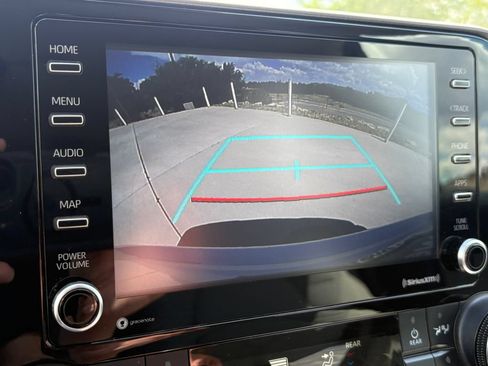Used 2020 Toyota Highlander L AWD/4WD image 30