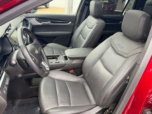 Used 2023 Cadillac XT6 Premium Luxury w/ Technology Package AWD/4WD image 12