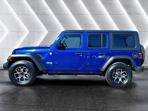 Used 2018 Jeep Wrangler Unlimited Sport image 2
