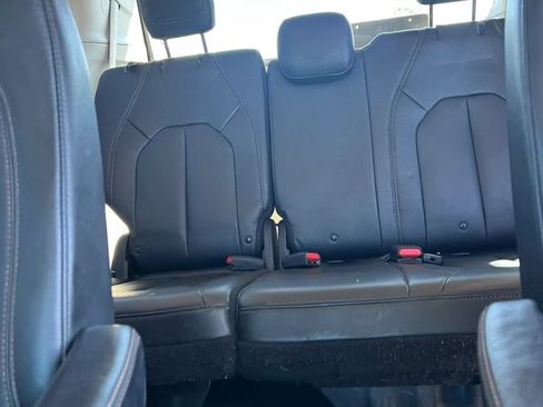 Used 2017 Chrysler Pacifica Touring-L FWD image 14