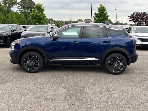 New 2025 Nissan Kicks SR image 8