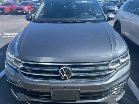 Used 2022 Volkswagen Tiguan SEL R-Line AWD/4WD image 2